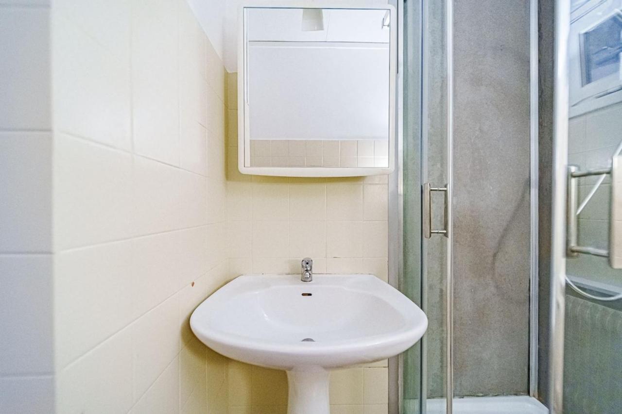 The Billon-Spacious 8 People Balcony-Metro Gratte Ciel Villeurbanne Exterior foto