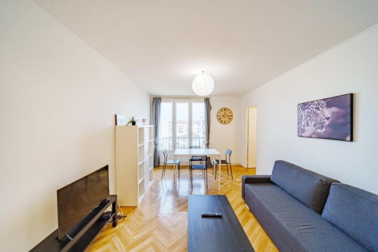 The Billon-Spacious 8 People Balcony-Metro Gratte Ciel Villeurbanne Exterior foto